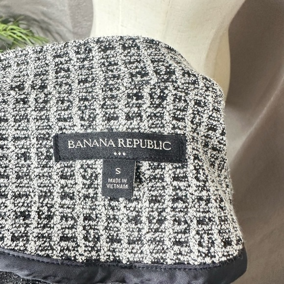 Banana Republic Women’s Fitted Casual Blazer With Invert Band Collar Small - Picture 5 of 12